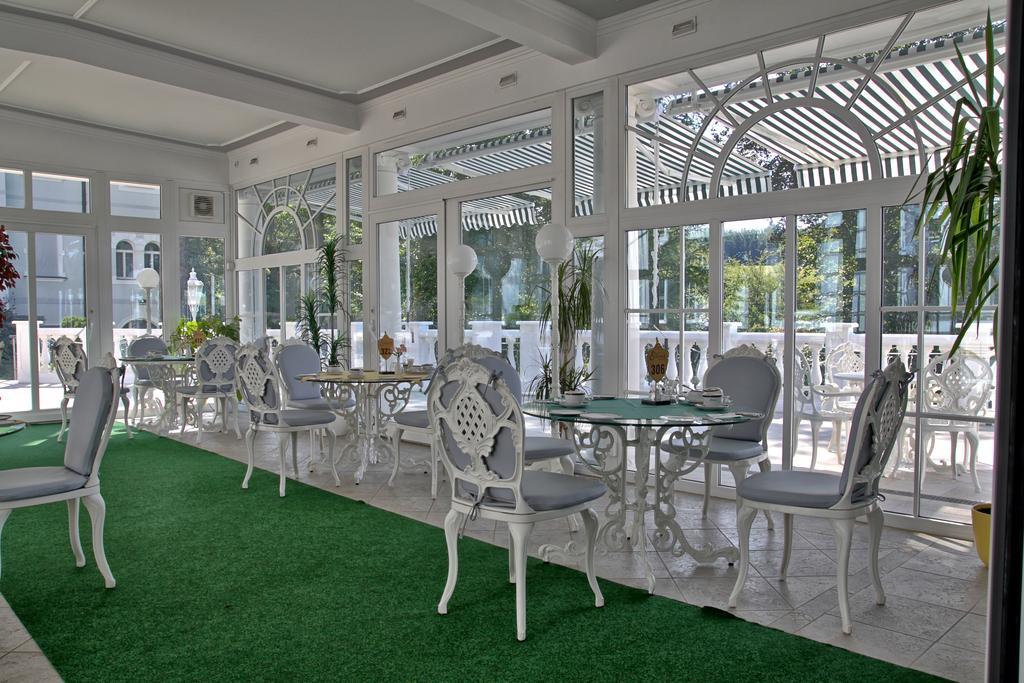 Mariánské Lázně Esplanade Spa And Golf Resort מסעדה תמונה